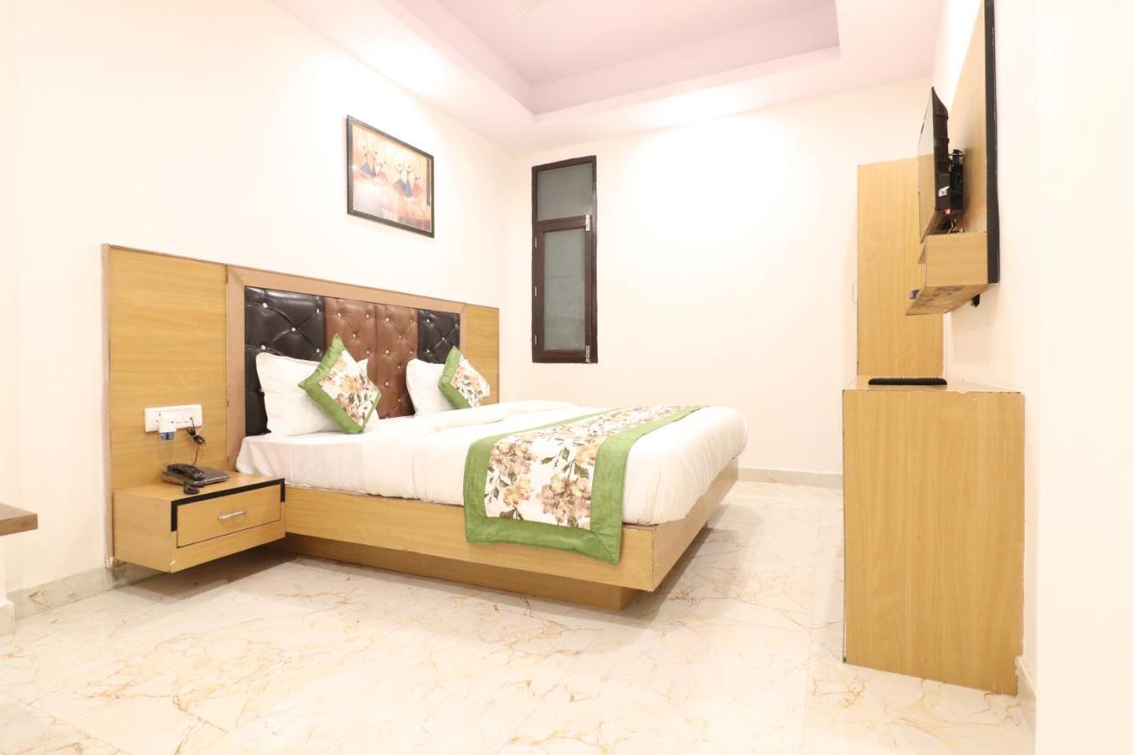 Hotel Hari International - Noida Sector 11 Exterior photo