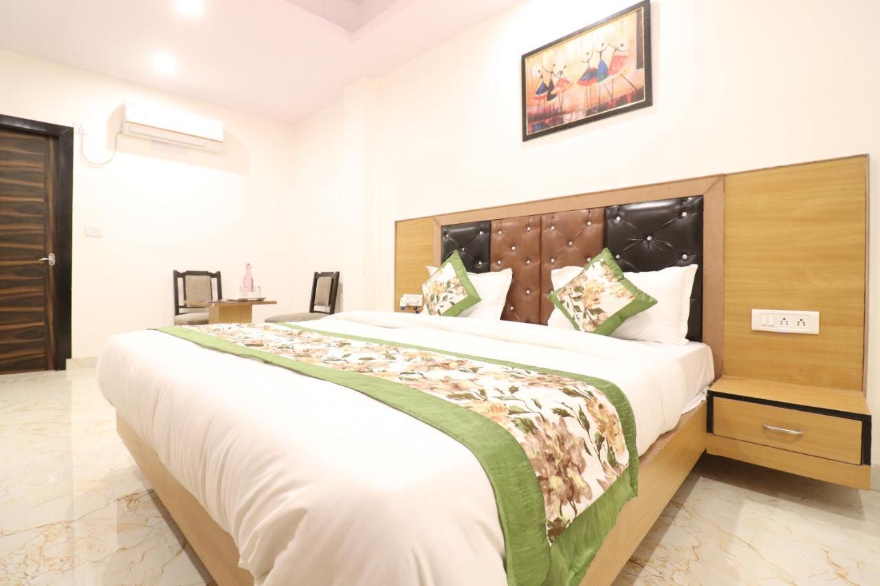 Hotel Hari International - Noida Sector 11 Exterior photo
