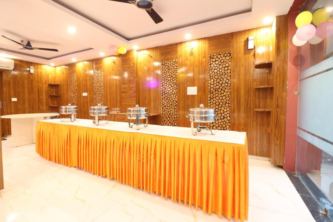 Hotel Hari International - Noida Sector 11 Exterior photo