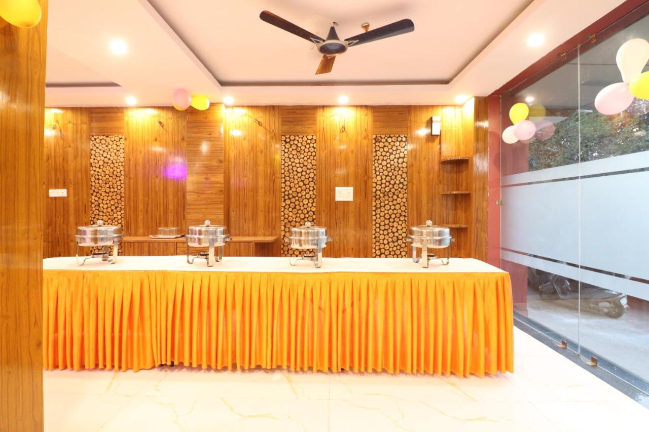 Hotel Hari International - Noida Sector 11 Exterior photo