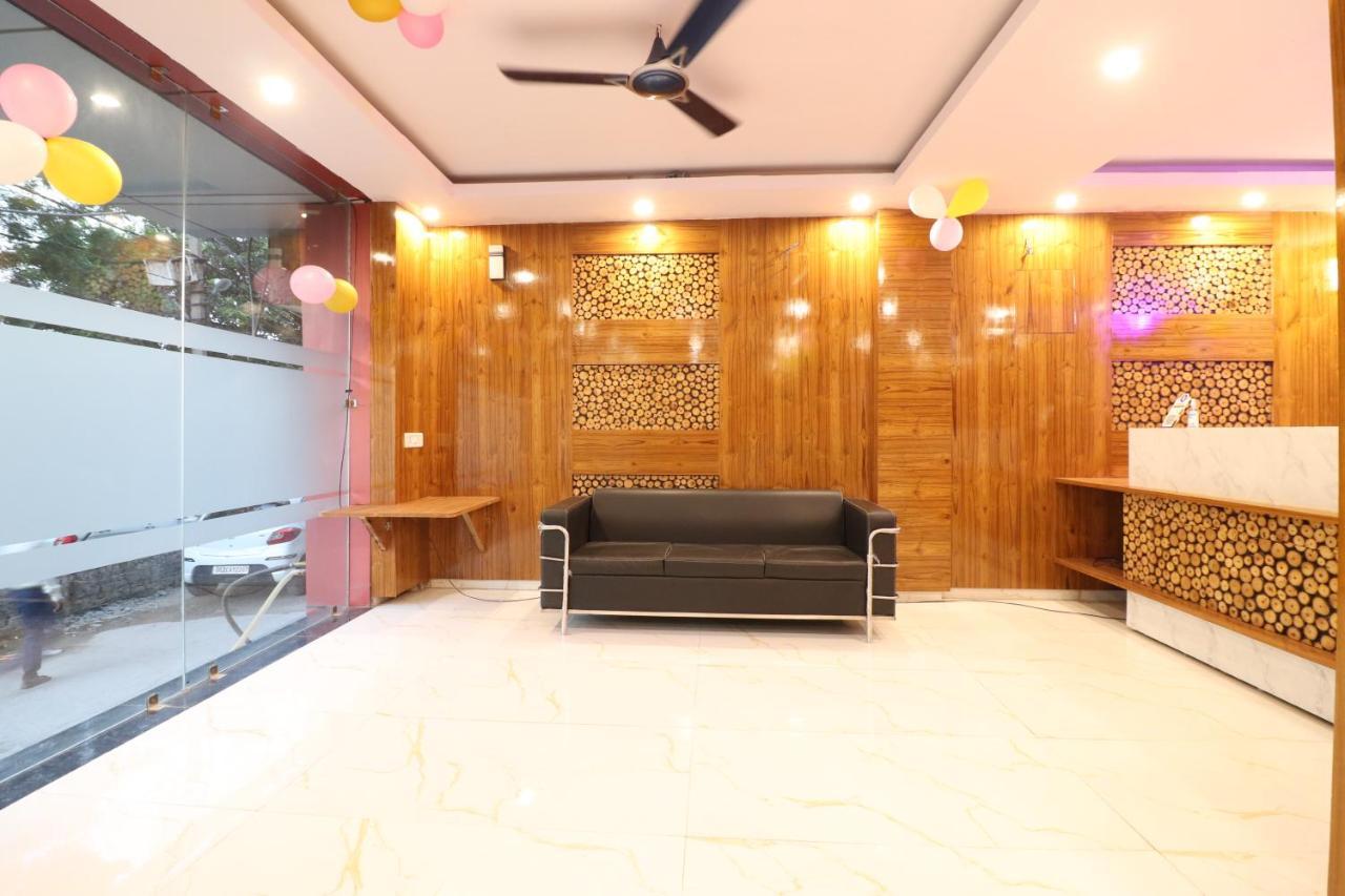 Hotel Hari International - Noida Sector 11 Exterior photo