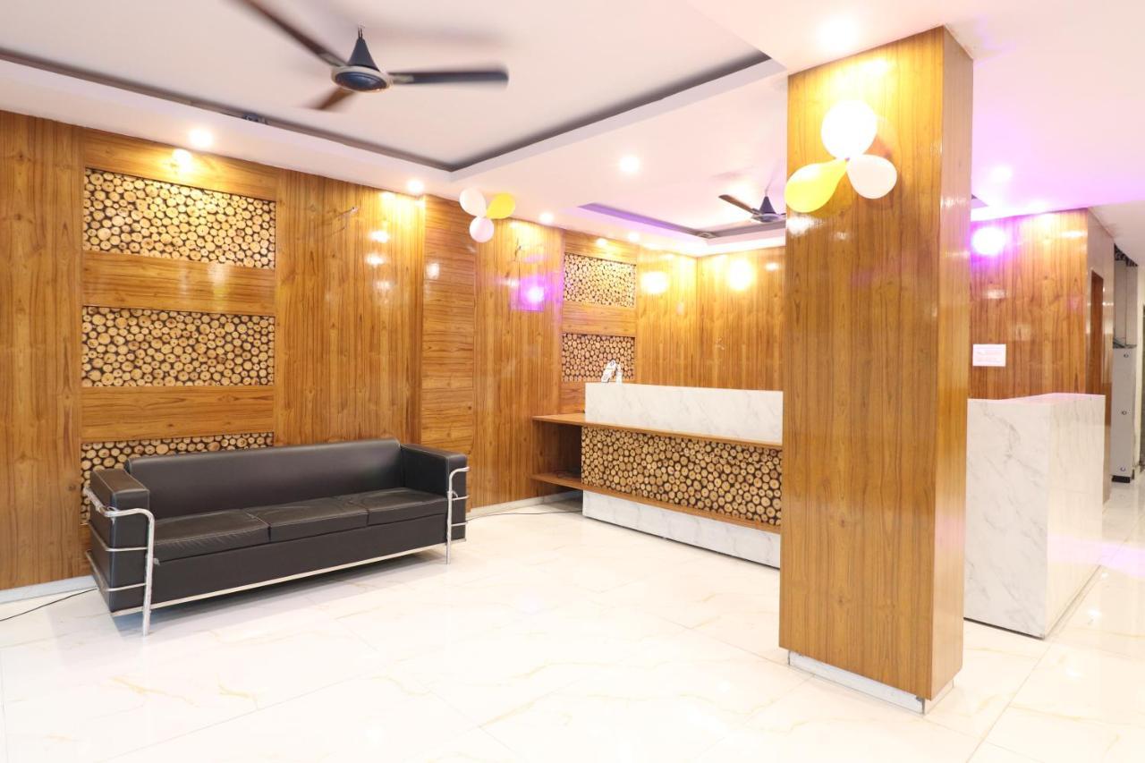 Hotel Hari International - Noida Sector 11 Exterior photo