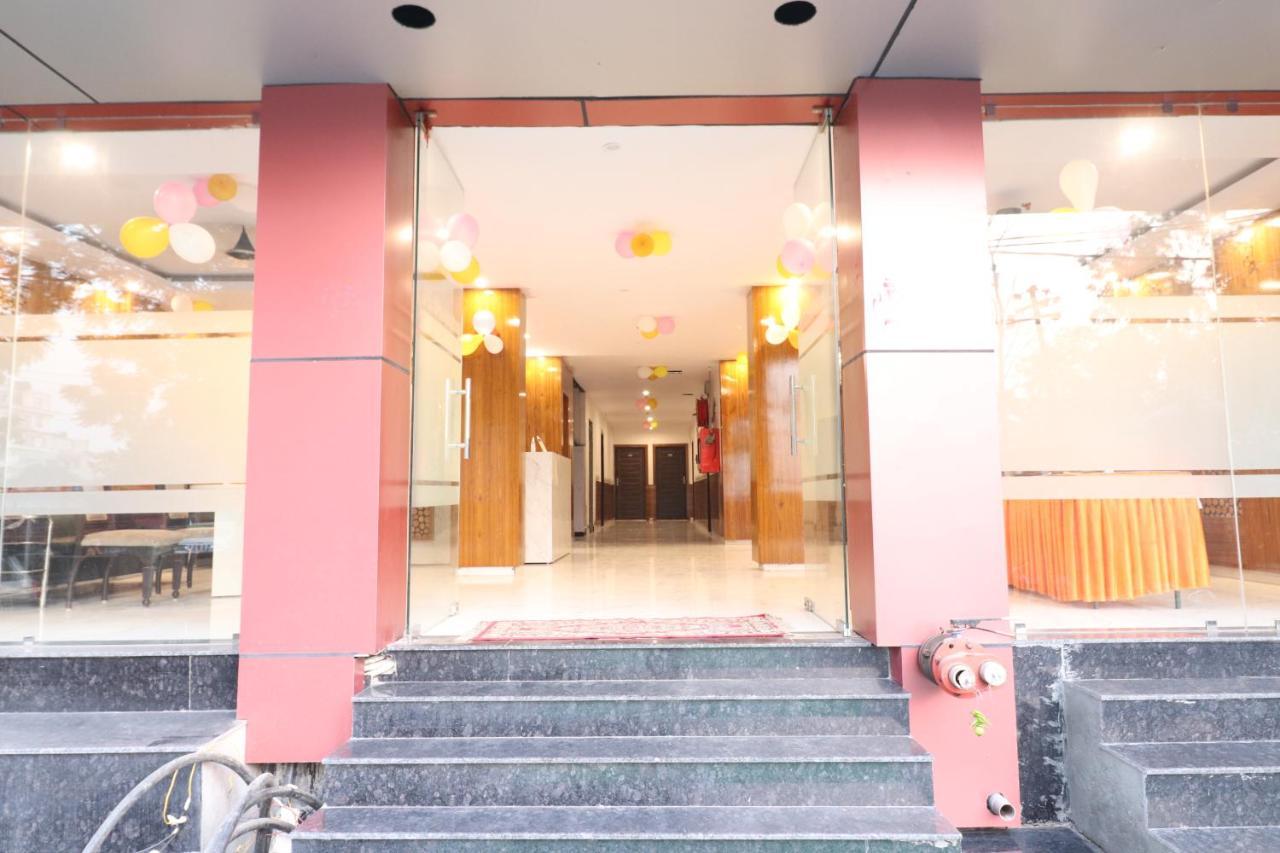 Hotel Hari International - Noida Sector 11 Exterior photo