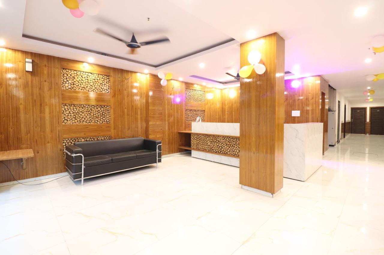 Hotel Hari International - Noida Sector 11 Exterior photo