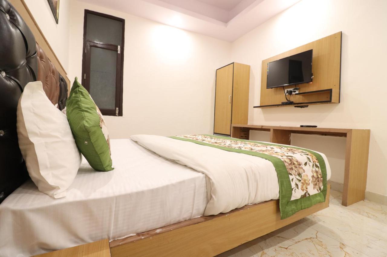 Hotel Hari International - Noida Sector 11 Exterior photo