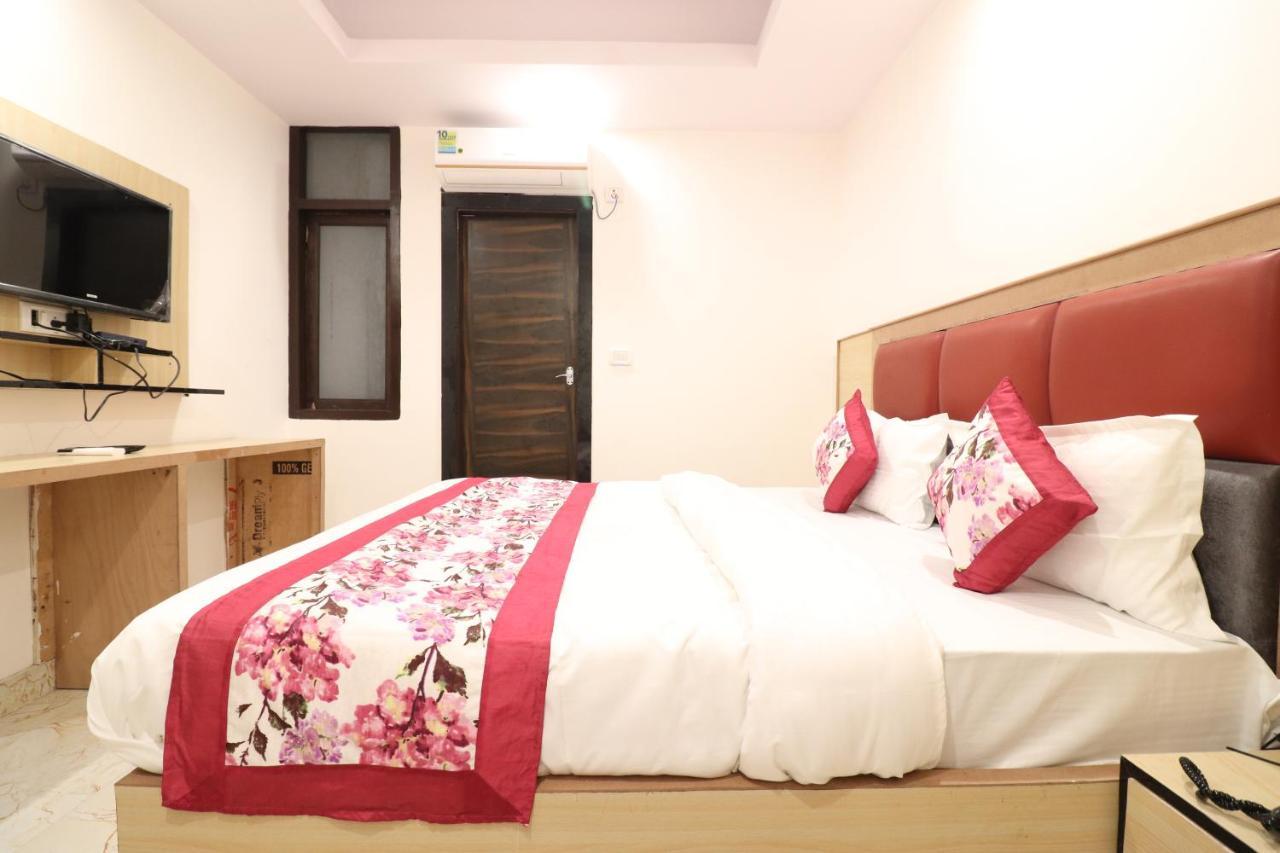 Hotel Hari International - Noida Sector 11 Exterior photo