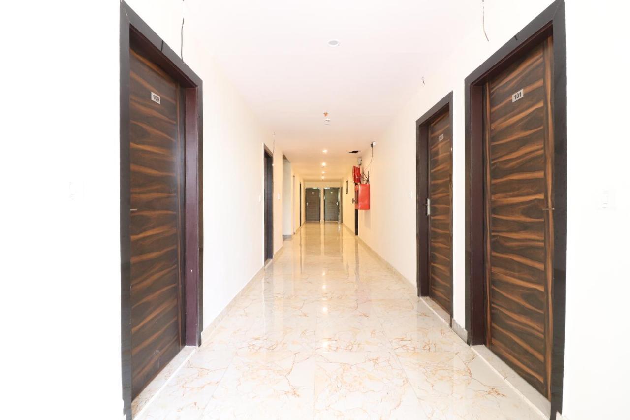 Hotel Hari International - Noida Sector 11 Exterior photo