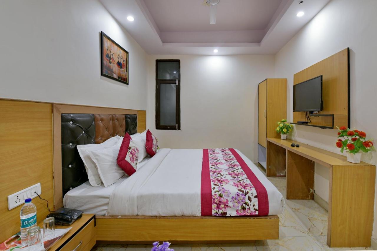 Hotel Hari International - Noida Sector 11 Exterior photo