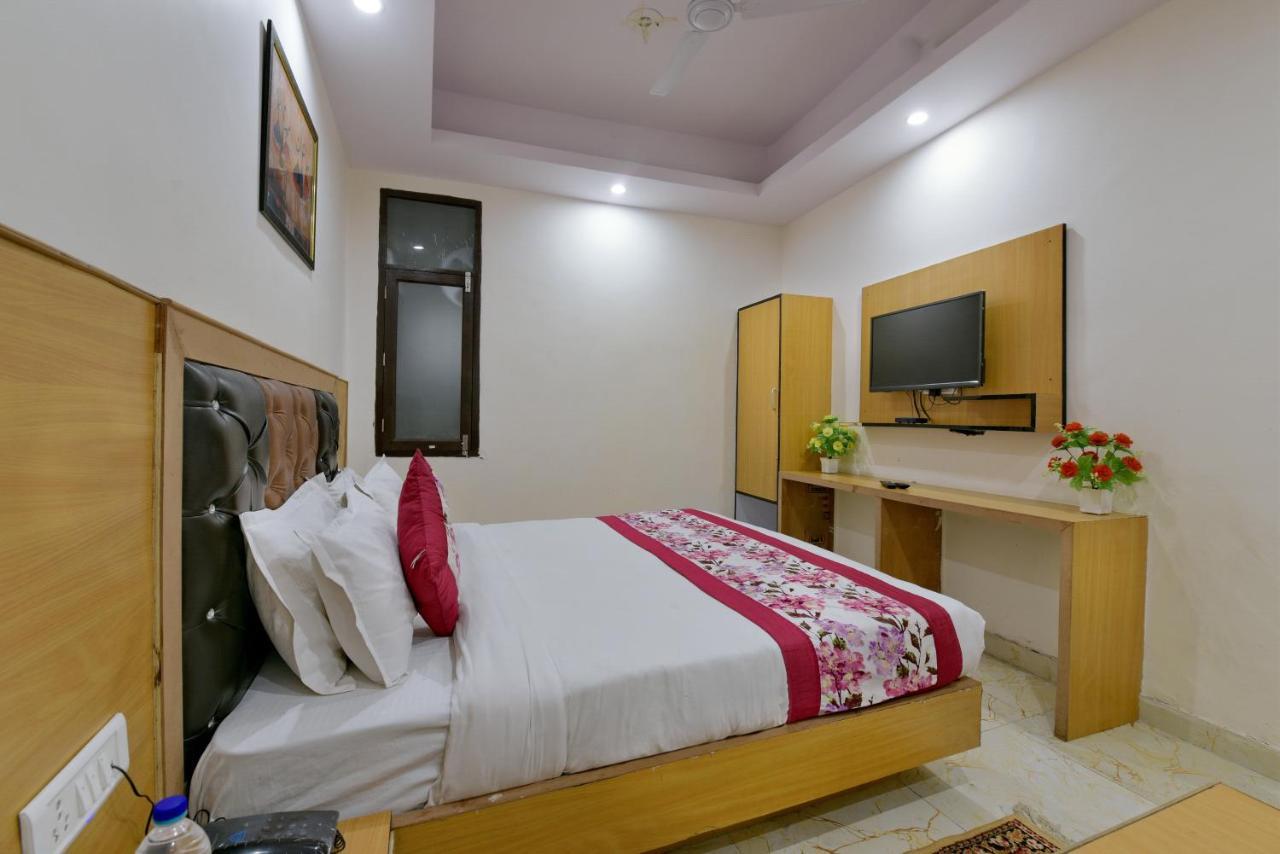 Hotel Hari International - Noida Sector 11 Exterior photo