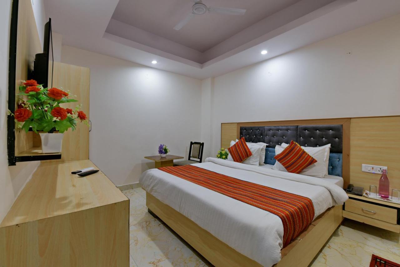 Hotel Hari International - Noida Sector 11 Exterior photo