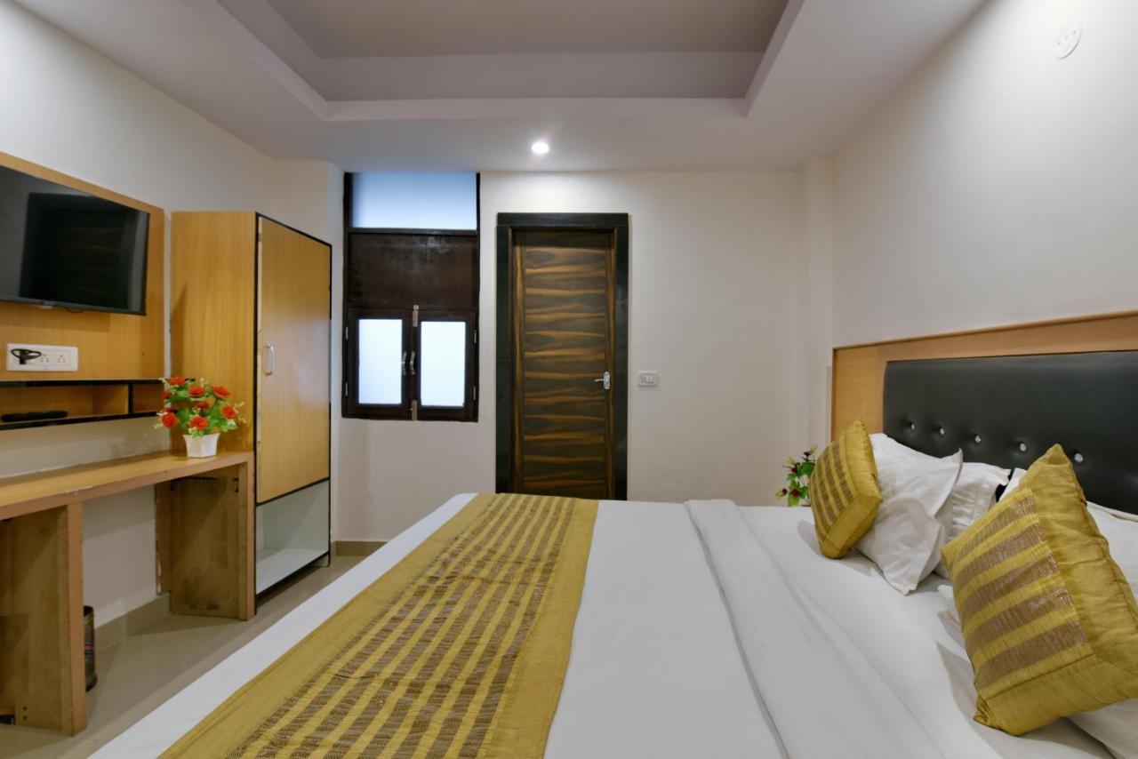 Hotel Hari International - Noida Sector 11 Exterior photo