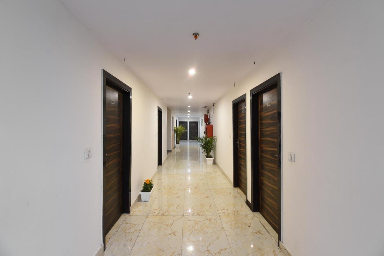 Hotel Hari International - Noida Sector 11 Exterior photo
