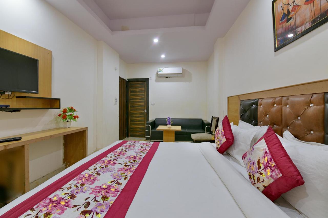 Hotel Hari International - Noida Sector 11 Exterior photo