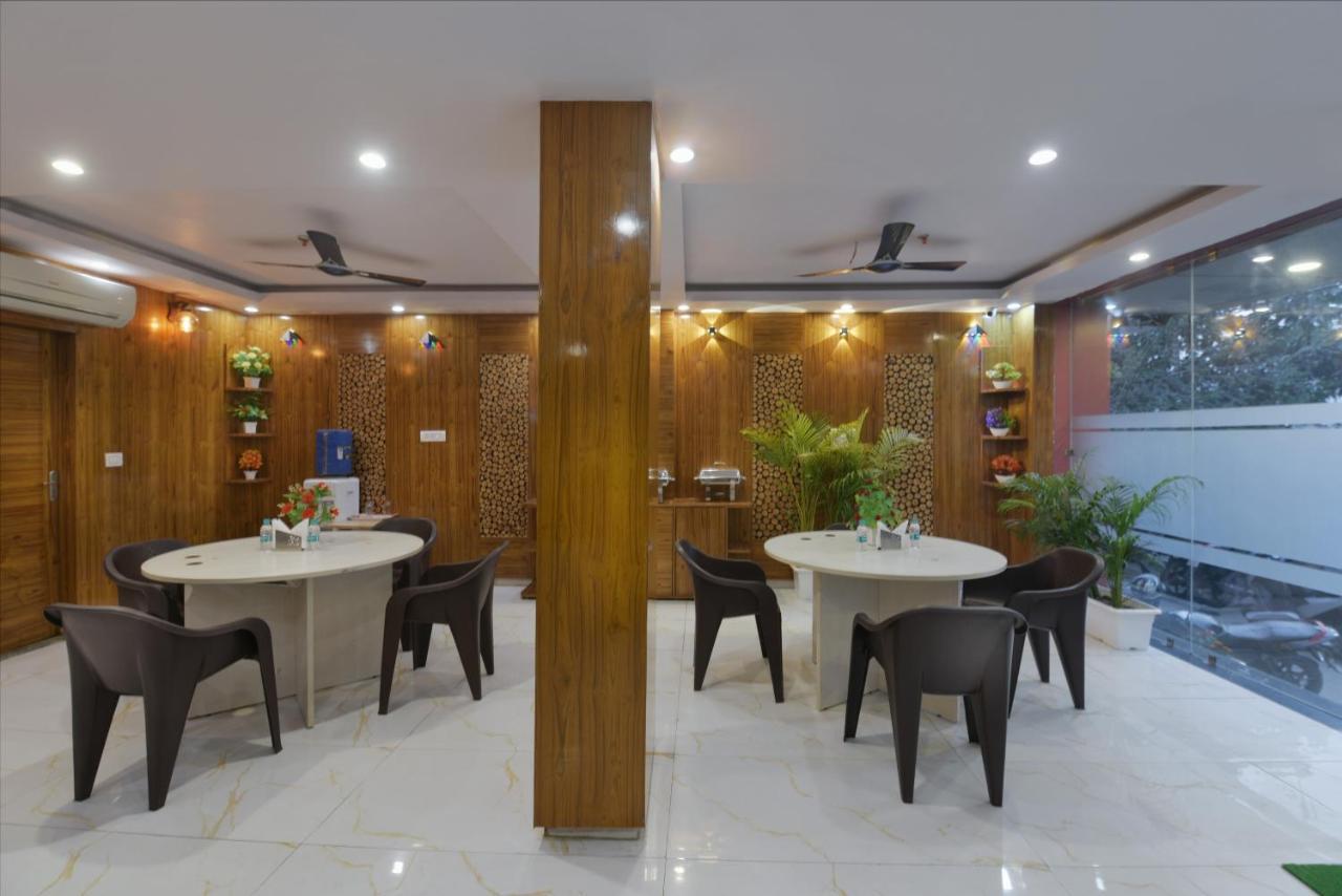 Hotel Hari International - Noida Sector 11 Exterior photo